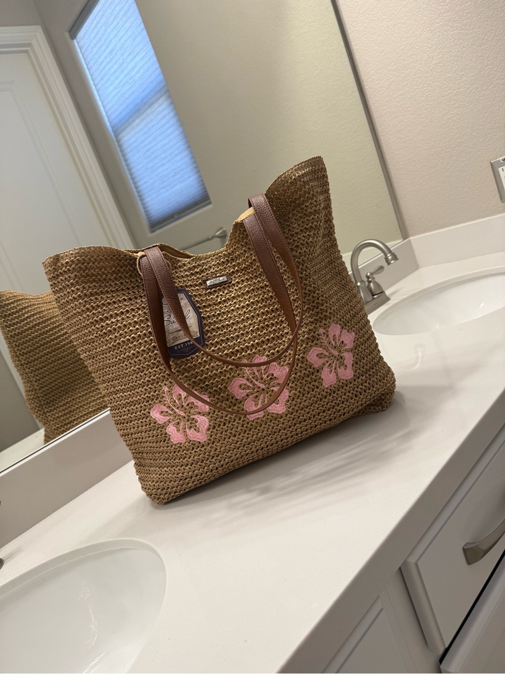 Woven Straw Tote with Pink Floral Detail and Brown Straps 🌸NWT 🌸 - Picture 12 of 13